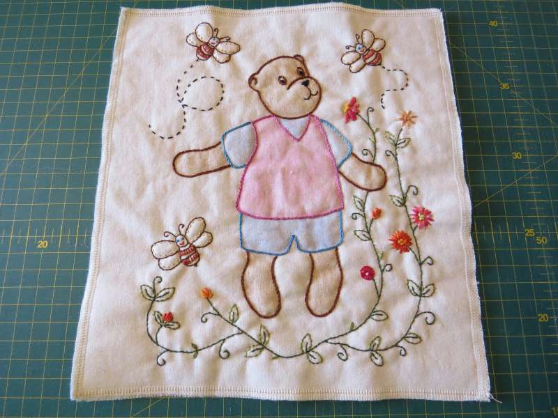 Stitchery Bamse farvelagt.